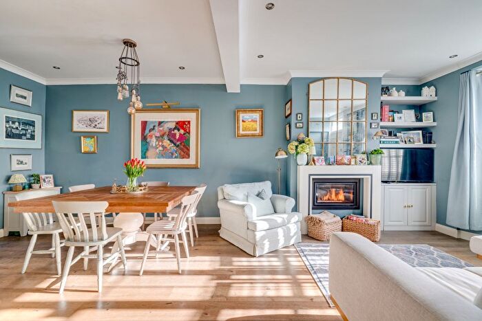 3 Bedroom Semi-Detached House For Sale In Eleanor Grove, SW13