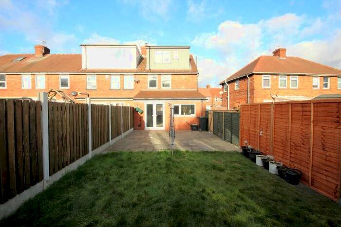 3 Bedroom Semi-Detached House To Rent In Starkey Crescent York, YO31