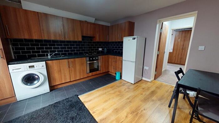2 Bedroom Terraced House To Rent In Brudenell Mount, Hyde Park, Leeds, LS6
