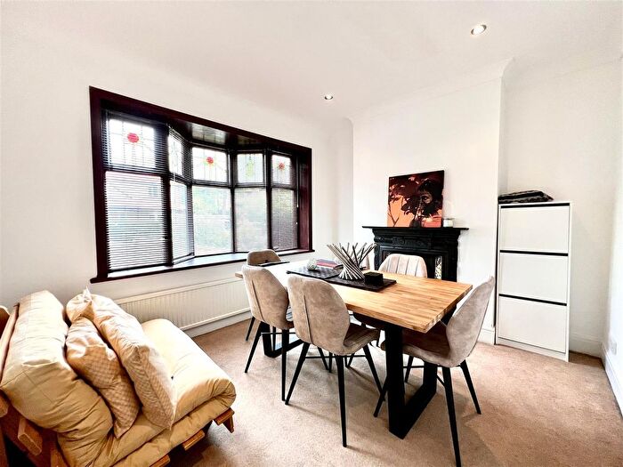 3 Bedroom Property To Rent In Parrs Wood Avenue, East Didsbury, Manchester, M20