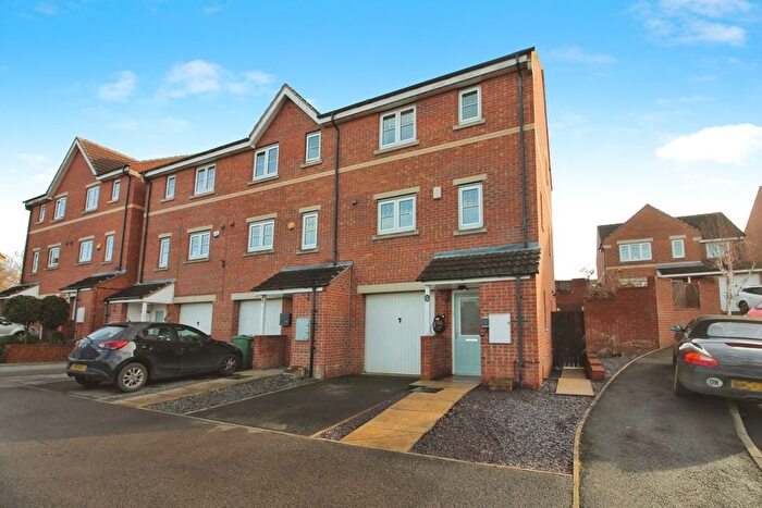 4 Bedroom End Terrace House For Sale In Stonecrop Drive, Castleford, WF10