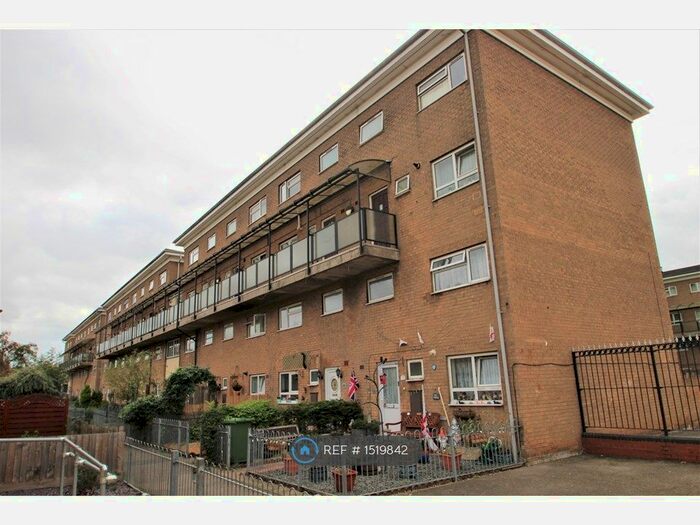 3 Bedroom Maisonette To Rent In Fallow Hill, Leamington Spa, CV31