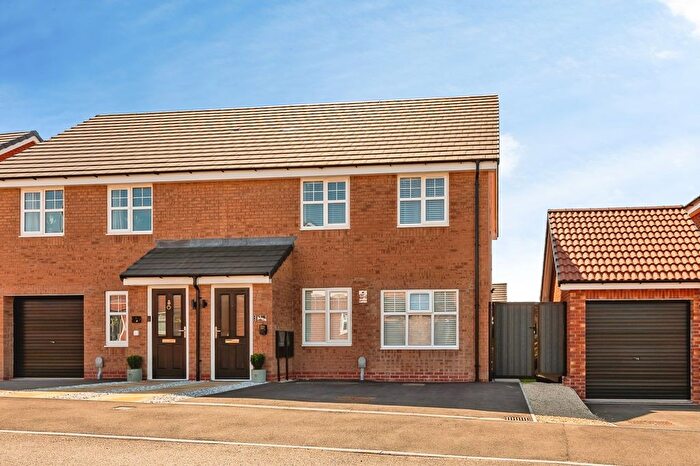 3 Bedroom Semi-Detached House For Sale In Owl Lane, Calverton, Nottingham, Nottinghamshire, NG14