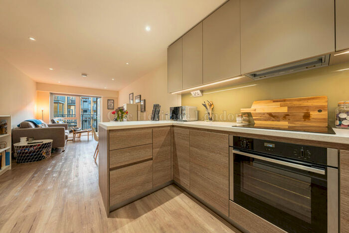 1 Bedroom Flat To Rent In Beaufort Square, Colindale, NW9