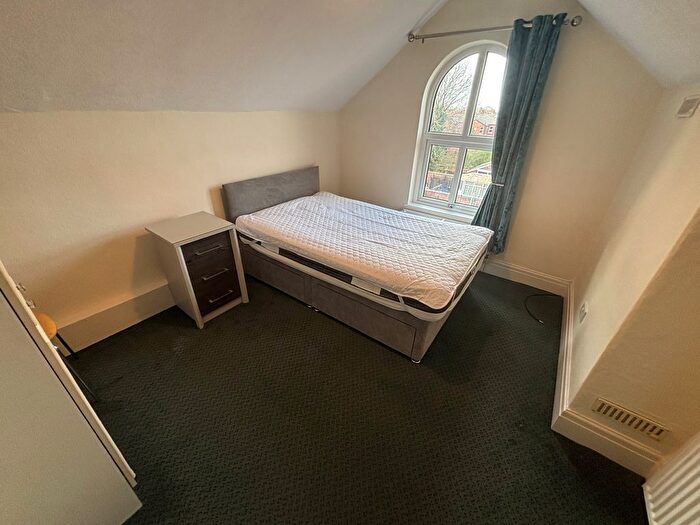 6 Bedroom Property To Rent In Wellington Road South, Stockport, SK2