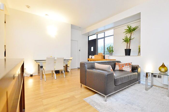 1 Bedroom Flat To Rent In Jedburgh Road, London, E13