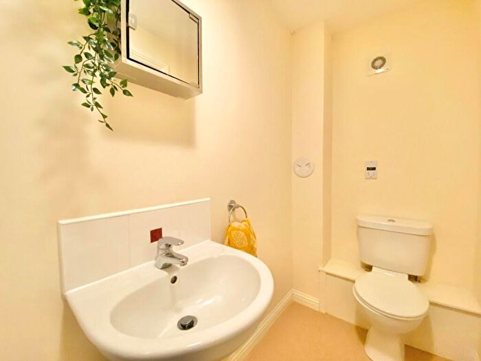 2 Bedroom Flat To Rent In Curle Street, Scotstoun, Glasgow, G14