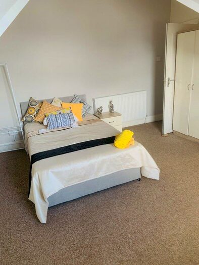 4 Bedroom Flat To Rent In Maidstone Road, ME4