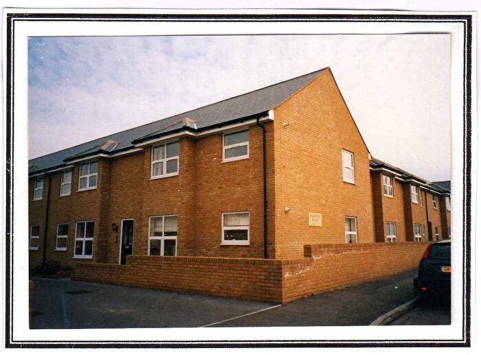1 Bedroom Flat To Rent In Sandown Place, Ark Lane, Deal, Kent, CT14