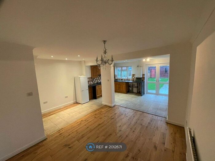 4 Bedroom Terraced House To Rent In Galpins Road, Thornton Heath, CR7