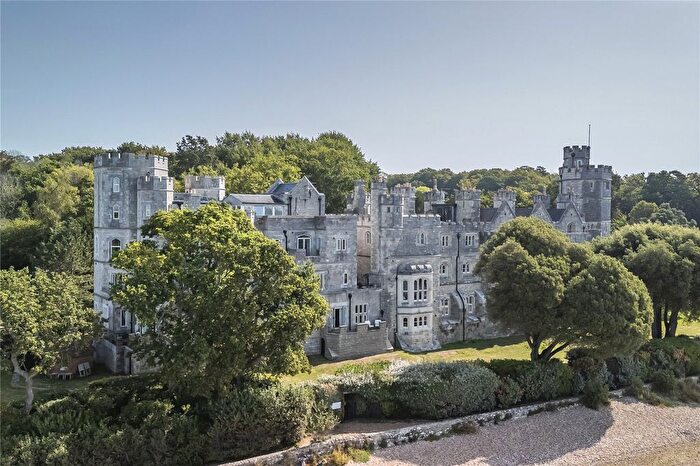 2 Bedroom Flat For Sale In Abbey Hill, Netley Abbey, Southampton, Hampshire, SO31