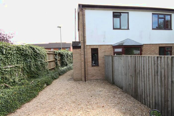 1 Bedroom Flat For Sale In Park Way, Marston, Oxford, OX3