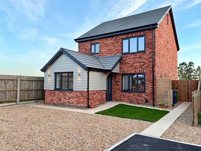 4 Bedroom Detached House For Sale In Warboys Road, Pidley, PE28