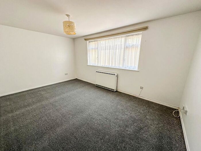 2 Bedroom Apartment To Rent In Devonshire Place, Eastbourne, BN21