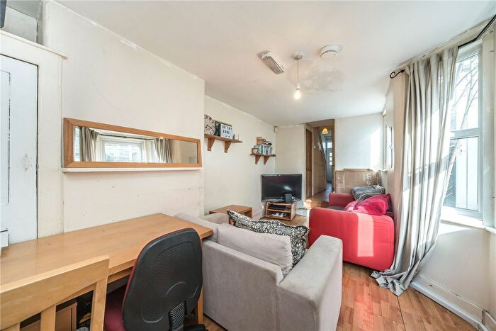 3 Bedroom Terraced House For Sale In Trevelyan Road, London, SW17