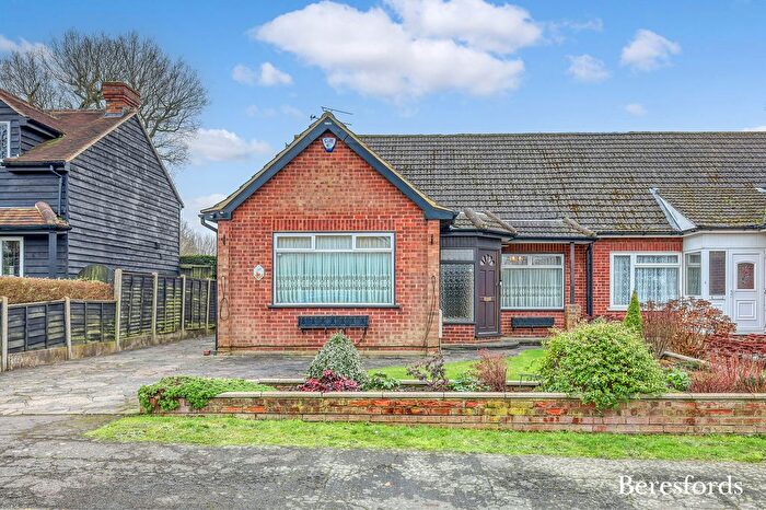 4 Bedroom Semi-Detached House For Sale In Second Avenue, Billericay, CM12