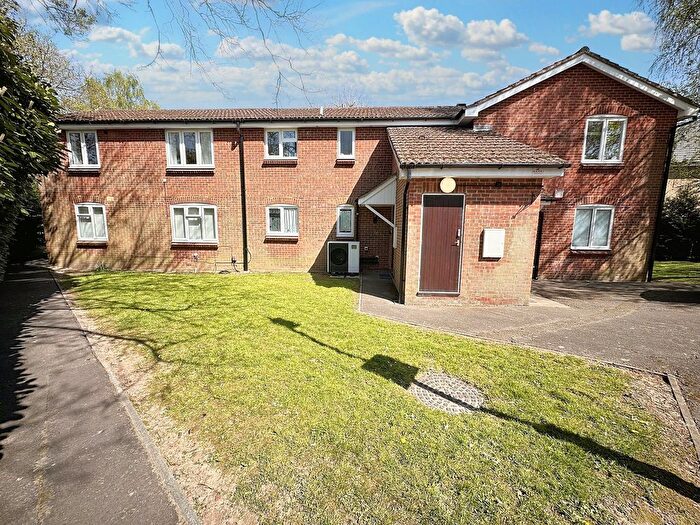 1 Bedroom Flat To Rent In Huxley Close, Uxbridge, UB8