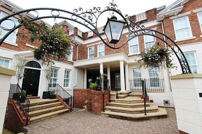 3 Bedroom House To Rent In Ringley Chase, Whitefield, M45