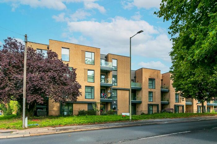 1 Bedroom Detached House To Rent In Eastbury Road, Watford, Hertfordshire, WD19