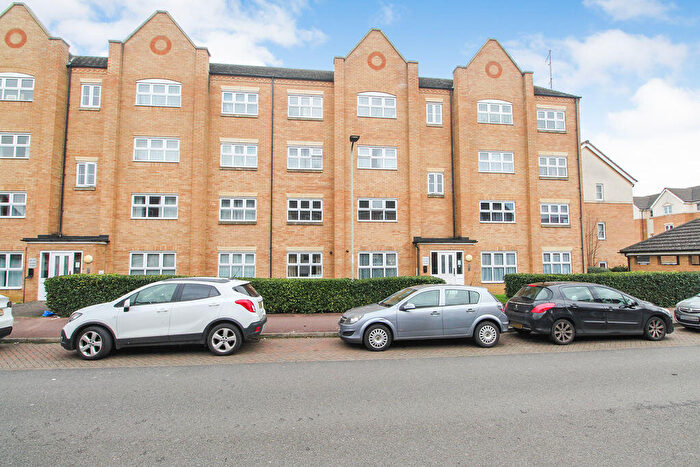 2 Bedroom Apartment For Sale In Crowe Road, Bedford, MK40