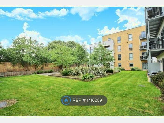 2 Bedroom Flat To Rent In St. Georges Grove, London, SW17