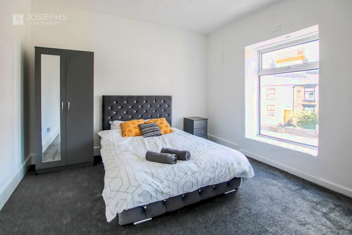 1 Bedroom Flat To Rent In Blackburn Road, Bolton, BL1