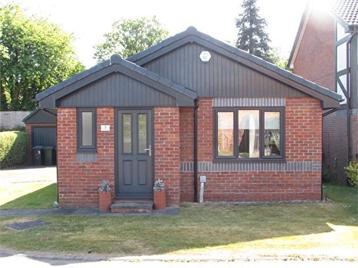 2 Bedroom Detached Bungalow To Rent In Lime Court, Sprotbrough, Doncaster, DN5