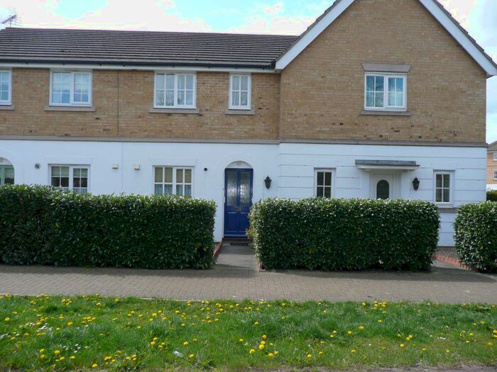2 Bedroom Property To Rent In Hadleigh Grange, Harlow, Essex, CM17