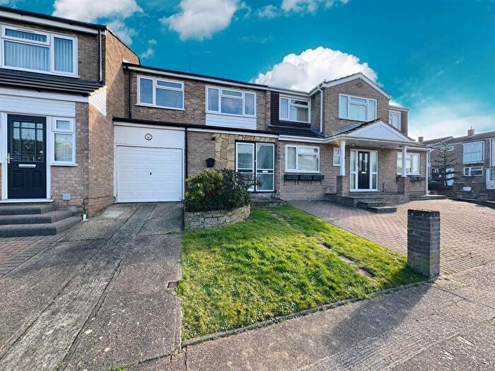 3 Bedroom Terraced House For Sale In Sandringham Close, Stanford-le-Hope, SS17