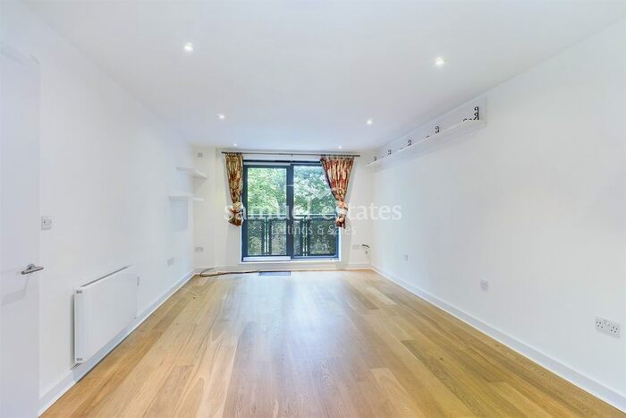 2 Bedroom Flat To Rent In Prospect House, Colliers Wood, SW19