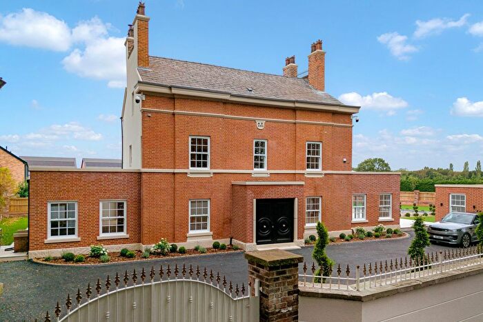 6 Bedroom Detached House To Rent In Mount Pleasant, Glazebrook, WA3