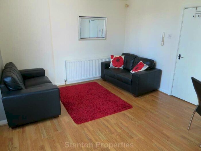 1 Bedroom Apartment To Rent In Mauldeth Road, Withington, M20