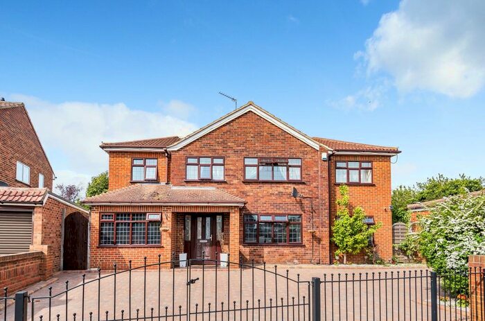 6 Bedroom Detached House For Sale In Rudland Road, Bexleyheath, DA7