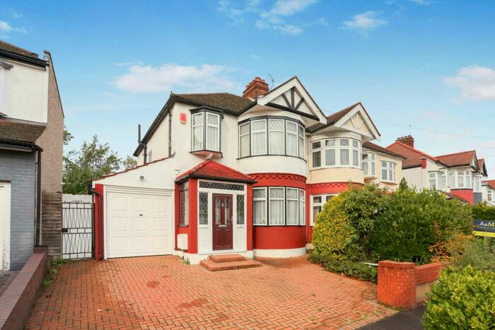 3 Bedroom Semi-Detached House To Rent In Hillington Gardens, Woodford Green, IG8