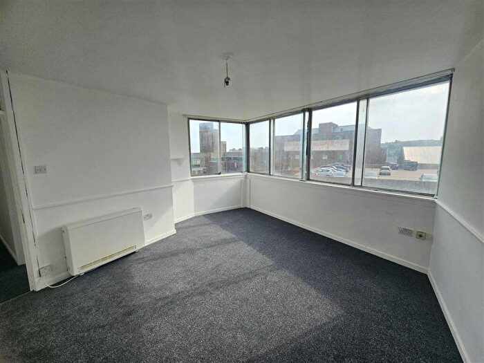 2 Bedroom Apartment To Rent In Arlington House, Margate, CT9