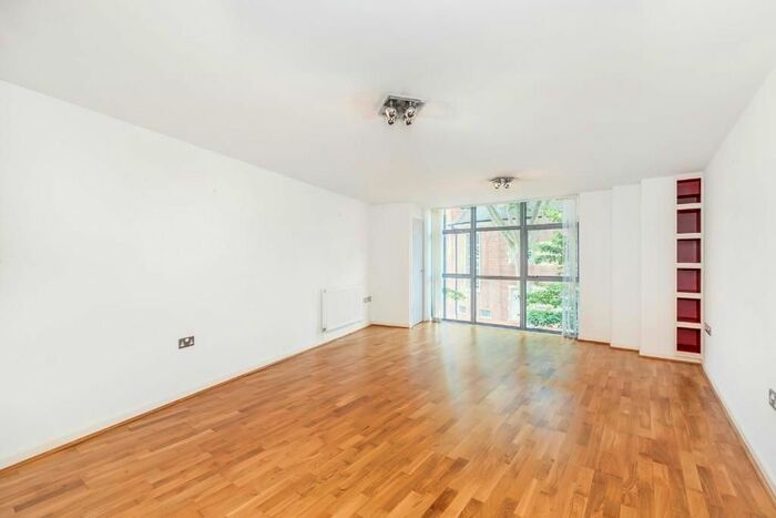 1 Bedroom Flat To Rent In Calvert Avenue, London, E2