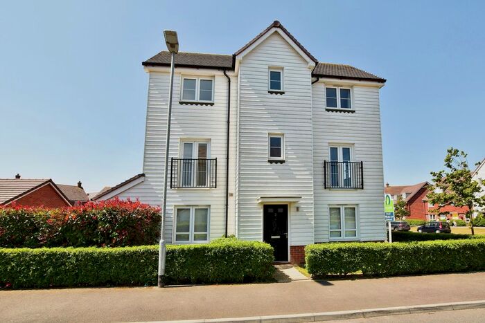 4 Bedroom Detached House To Rent In Bridger Way, Maidstone, Kent, ME17