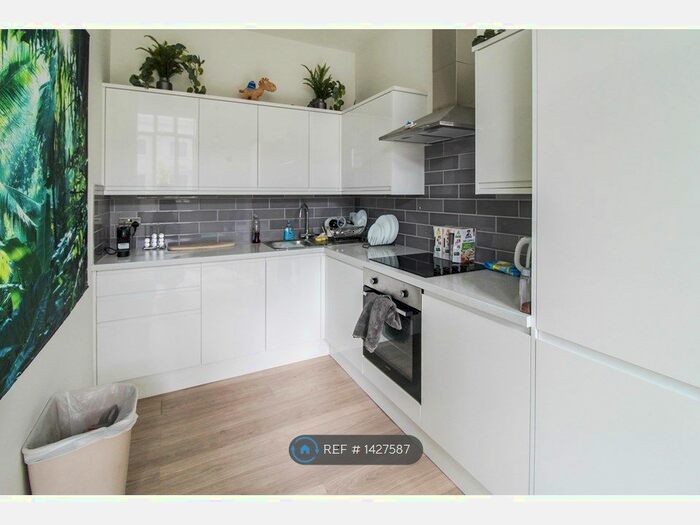 2 Bedroom Flat To Rent In Avenue House, Bedford, MK40