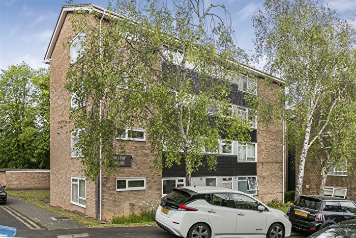 1 Bedroom Flat For Sale In Sutton Grove, Sutton, SM1