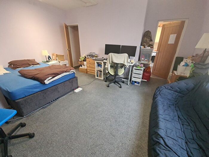 1 Bedroom Flat To Rent In Moorhouse -Moorland Road, Leeds, LS6