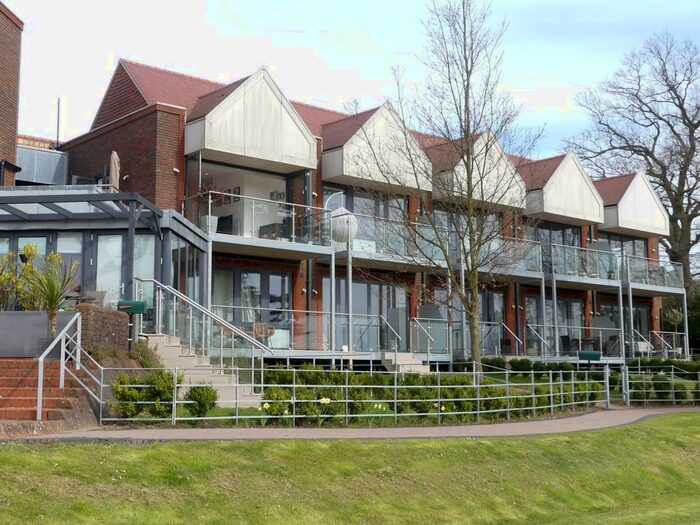 2 Bedroom Apartment To Rent In Graylands Estate, Horsham, RH12