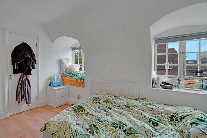 3 Bedroom Apartment To Rent In Lyons Place, London, NW8