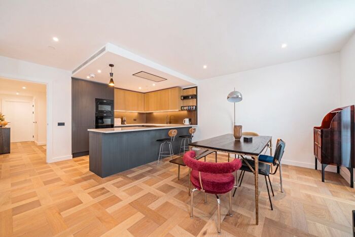 3 Bedroom Flat To Rent In Merino Gardens, Wapping, E1W