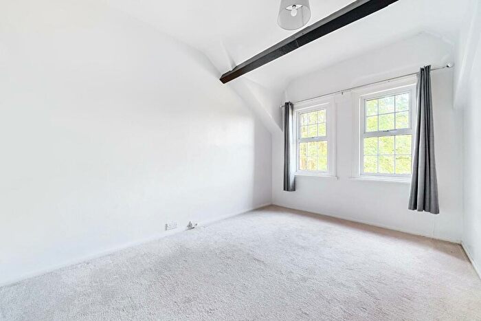 1 Bedroom Apartment For Sale In Camperdown House, Windsor, SL4