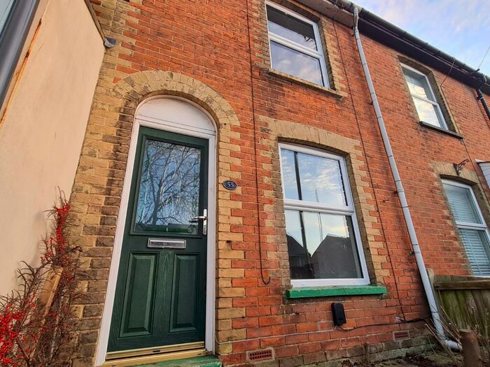 2 Bedroom Terraced House To Rent In Victoria Road, Newport, PO30