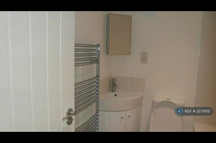 1 Bedroom Flat To Rent In Stroud House, Hook, RG27