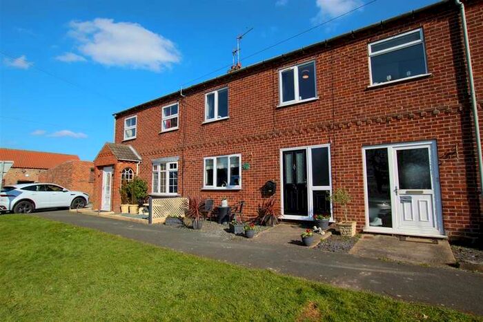 3 Bedroom Terraced House For Sale In Breamer Lane, Seaton, Hull, HU11