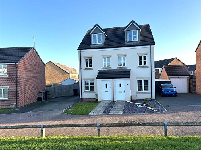 3 Bedroom Semi Detached House For Sale In Foley Road, Newent, GL18