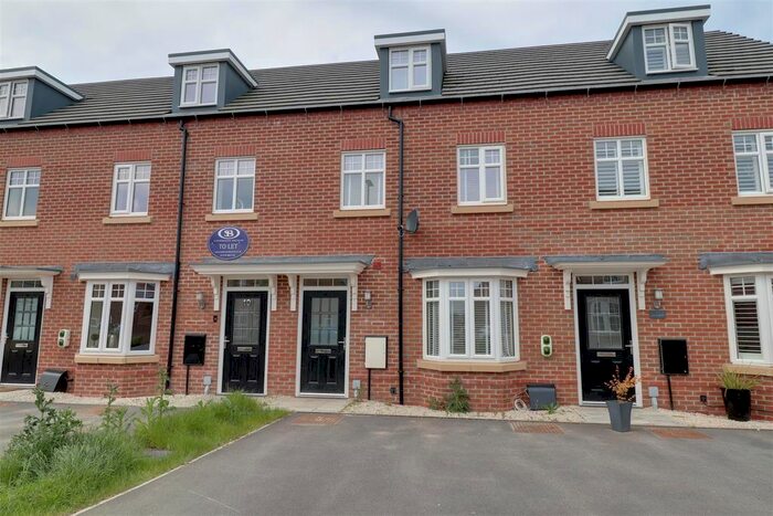 3 Bedroom Town House For Sale In Chalgrove Place, Henhull, Nantwich, CW5