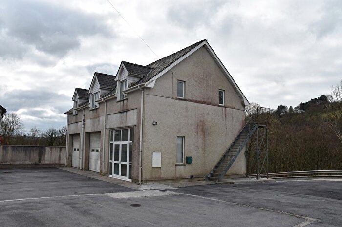 2 Bedroom Flat To Rent In Pencader, SA39